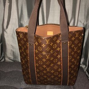 Authentic Louis Vuitton signature monogram tote